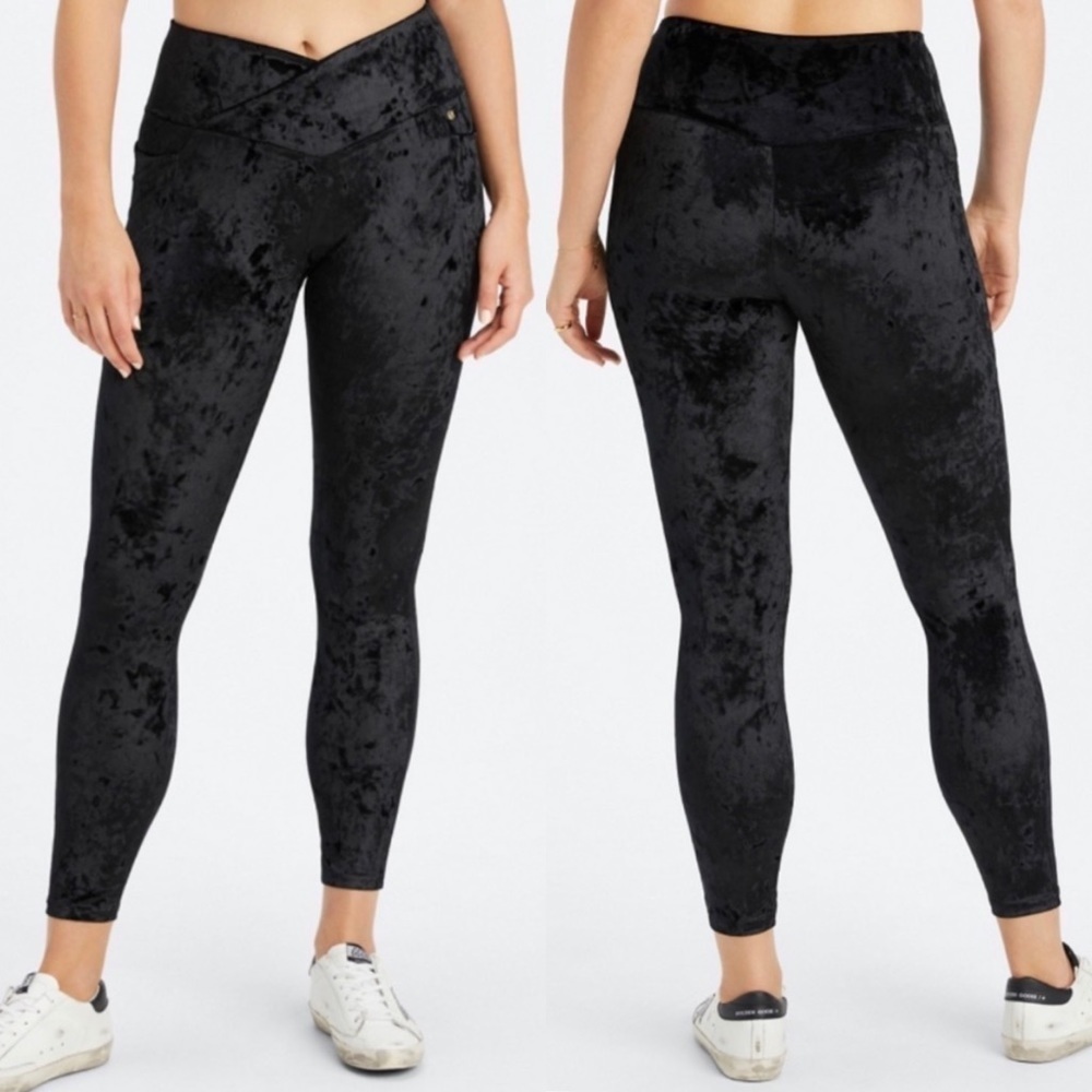 NWT Fabletics Crushed Velour Crossover High Waisted Leggings in Black